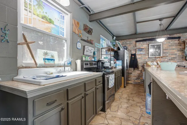 $205,000 | 2418 Louisiana Drive, New Iberia, LA 70560