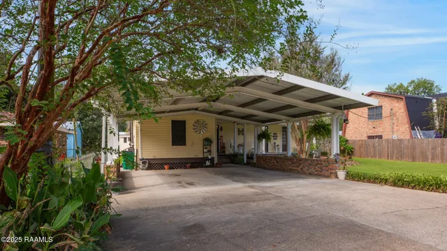$205,000 | 2418 Louisiana Drive, New Iberia, LA 70560