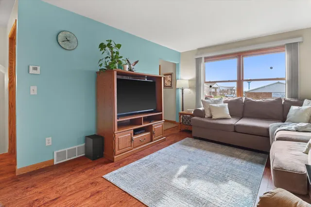 $230,000 | 1690 Drum Corps Drive, Unit H, Menasha, WI 54952