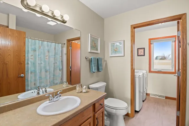 $230,000 | 1690 Drum Corps Drive, Unit H, Menasha, WI 54952