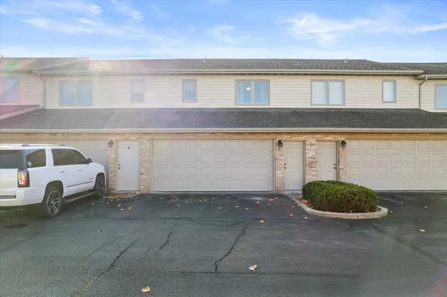 $230,000 | 1690 Drum Corps Drive, Unit H, Menasha, WI 54952