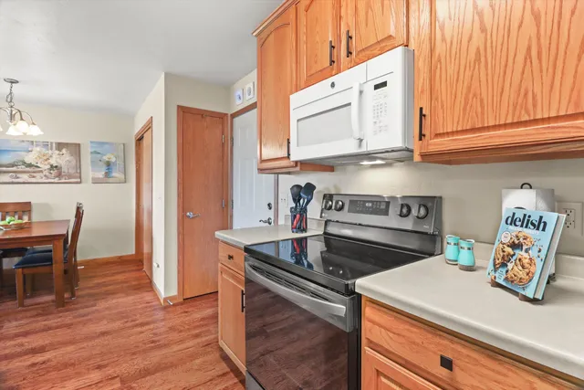 $230,000 | 1690 Drum Corps Drive, Unit H, Menasha, WI 54952