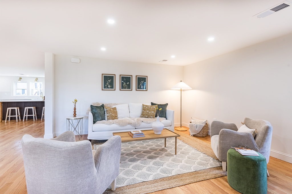 160 Green Street Marblehead, MA 01945 - Photo 18 of 38