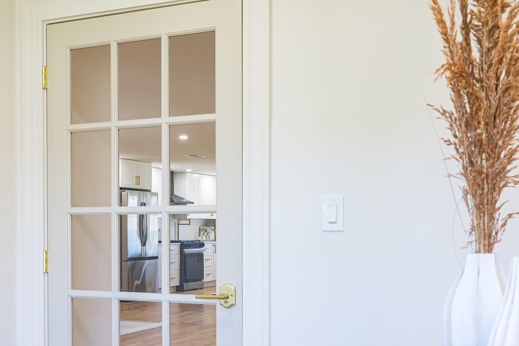 160 Green Street Marblehead, MA 01945 - Photo 21 of 38