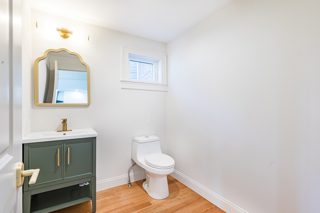 160 Green Street Marblehead, MA 01945 - Photo 22 of 38