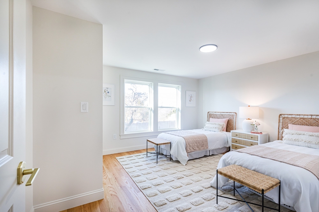 160 Green Street Marblehead, MA 01945 - Photo 25 of 38