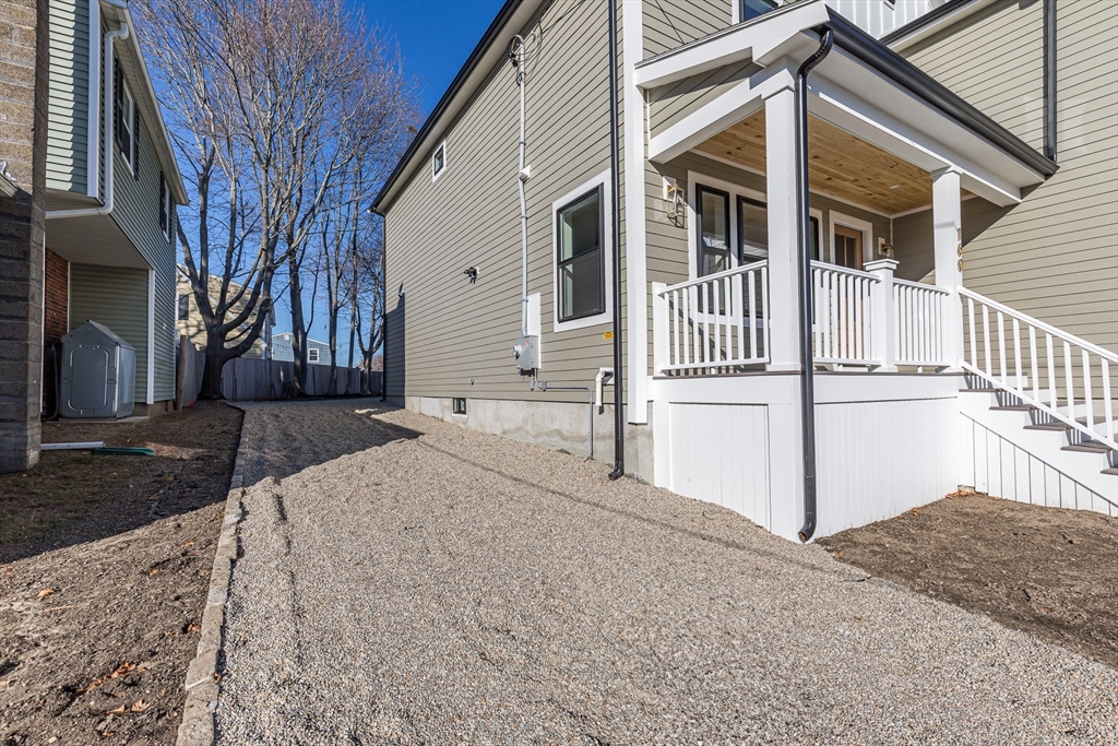 160 Green Street Marblehead, MA 01945 - Photo 6 of 38