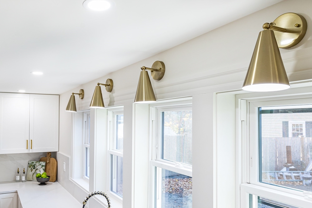 160 Green Street Marblehead, MA 01945 - Photo 9 of 38