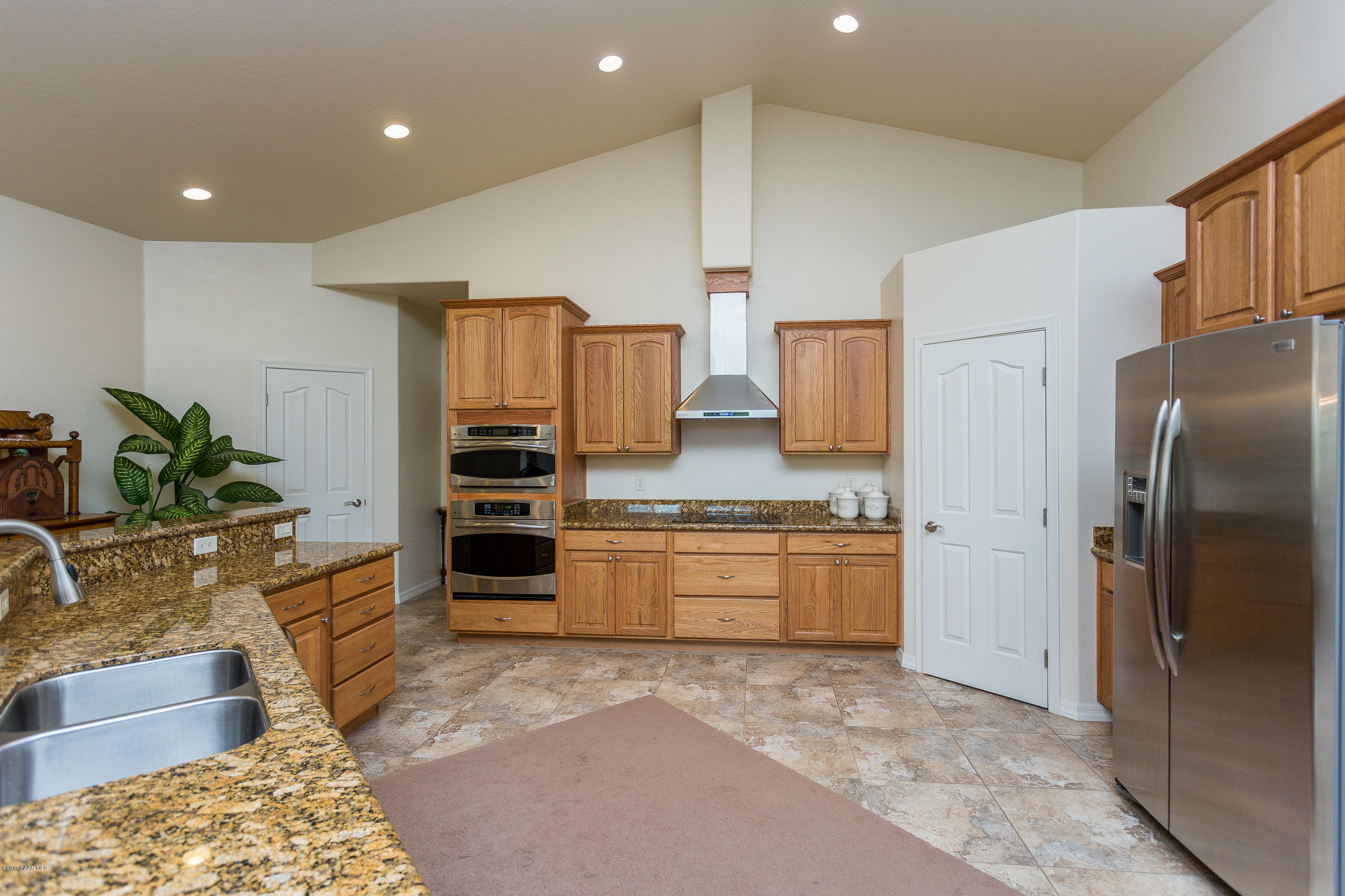 2050 Thumb Butte Road Prescott, AZ 86305 - Photo 8 of 26 013_Kitchen