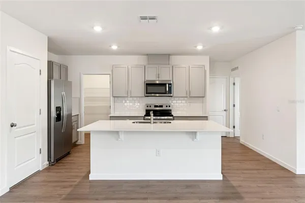 $3,200 | 2113 Walnut Crk Drive, Kissimmee, FL 34744