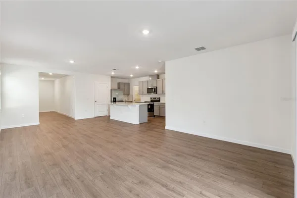 $3,200 | 2113 Walnut Crk Drive, Kissimmee, FL 34744