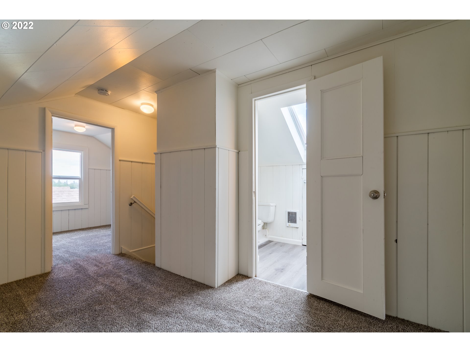 2175 City View Street Eugene, OR 97405 - Photo 22 of 32 a view of a room with a bathroom