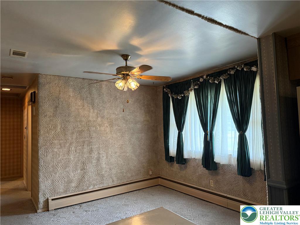 904 Municipal Road Walnutport, PA 18088 - Photo 4 of 15 Gallery Image 4