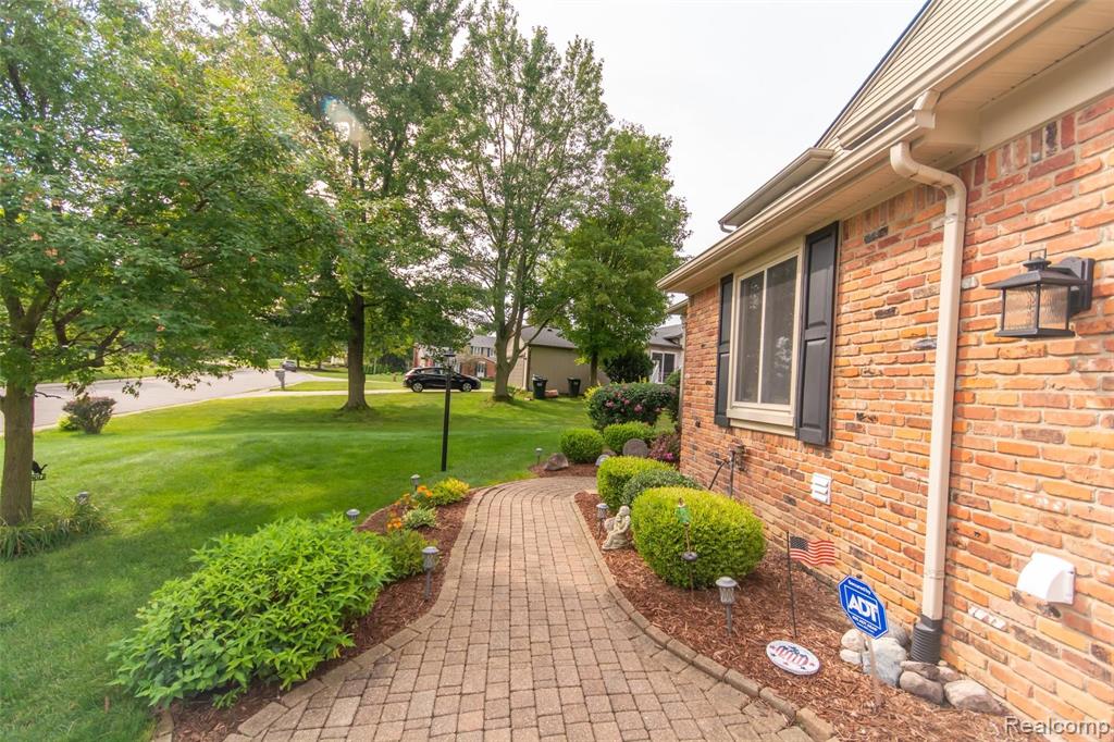 1460 Deerhurst Lane Rochester Hills, MI 48307 - Photo 25 of 30