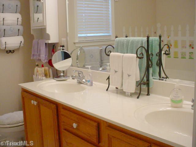 110 Harper Ridge Court Clemmons, NC 27012 - Photo 9 of 16 Master Bath/Spa. Master Bath nas double vanity, garden tub & separate shower.