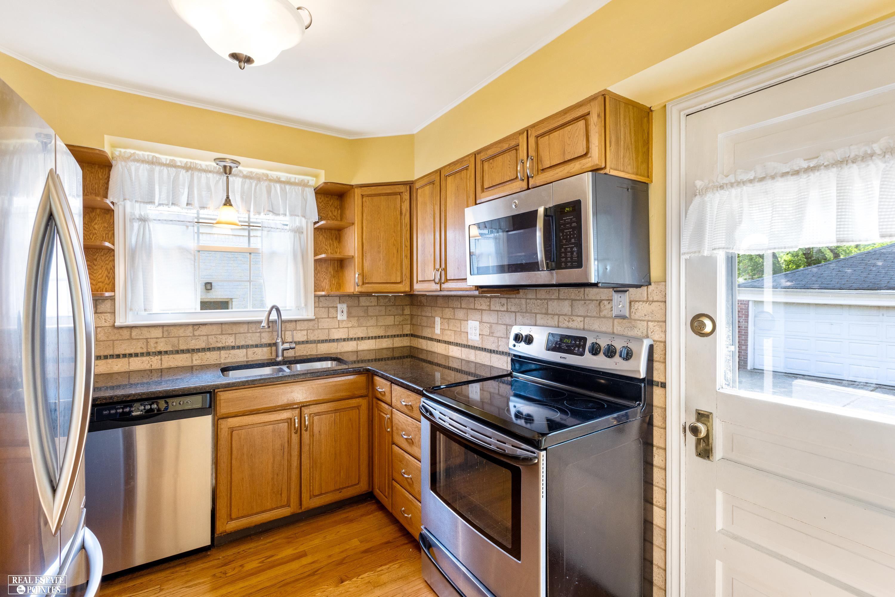 897 Washington Road Grosse Pointe, MI 48230 - Photo 12 of 34