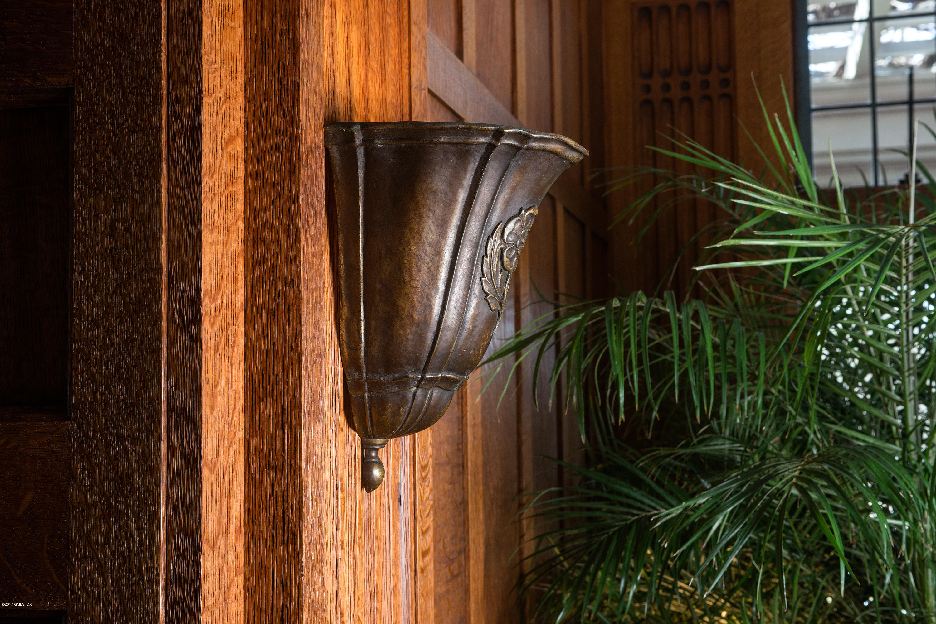 9 Sabine Farm Road Greenwich, CT 06831 - Photo 4 of 26 Lighting