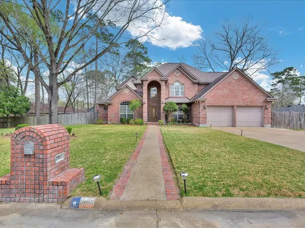 $445,000 | 1803 Live Oak Lane, Lufkin, TX 75904