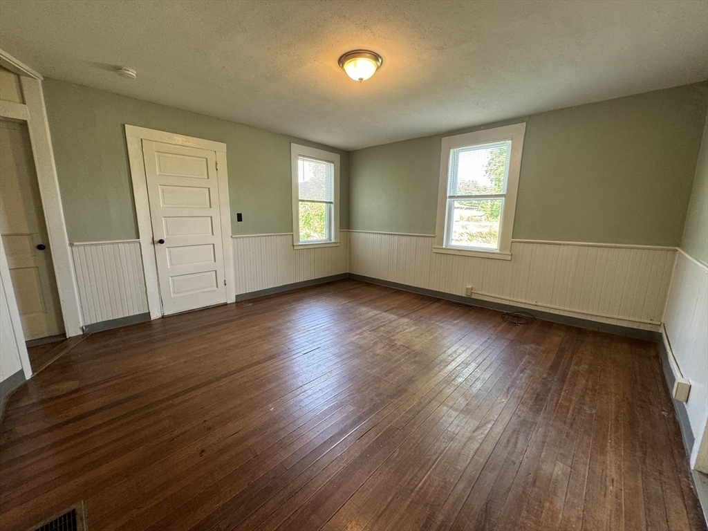 46 Old Amherst Road Sunderland, MA 01375 - Photo 6 of 24