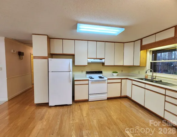 $400,000 | 2919 Teton Drive, Newton, NC 28658