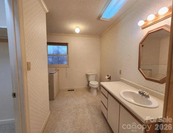 $400,000 | 2919 Teton Drive, Newton, NC 28658