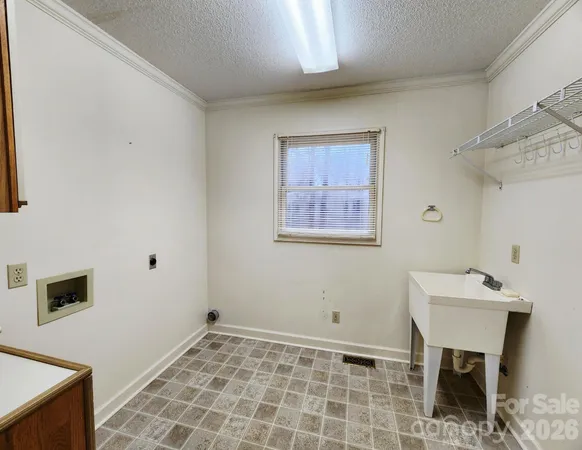 $400,000 | 2919 Teton Drive, Newton, NC 28658