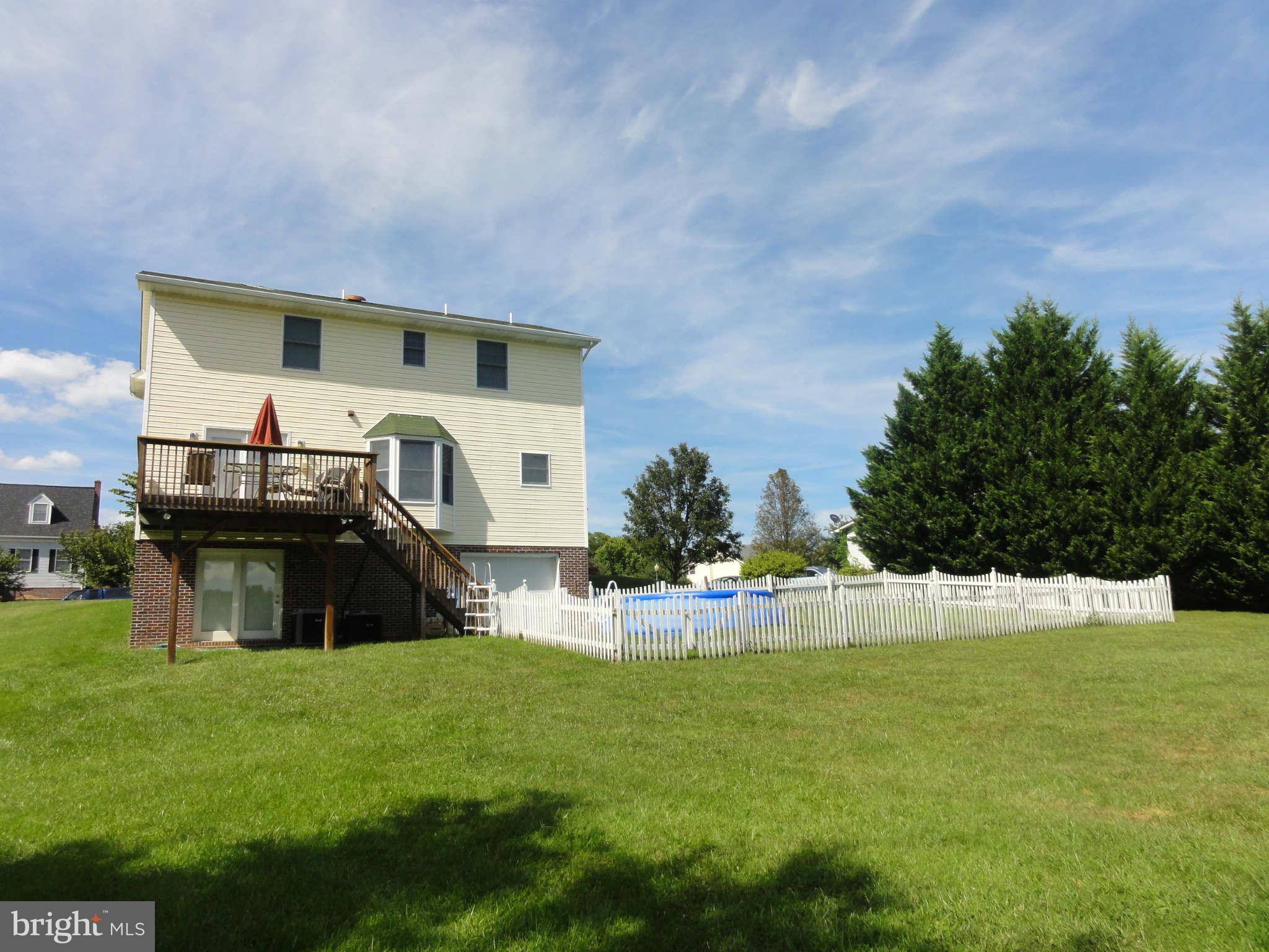 Exterior (Rear)