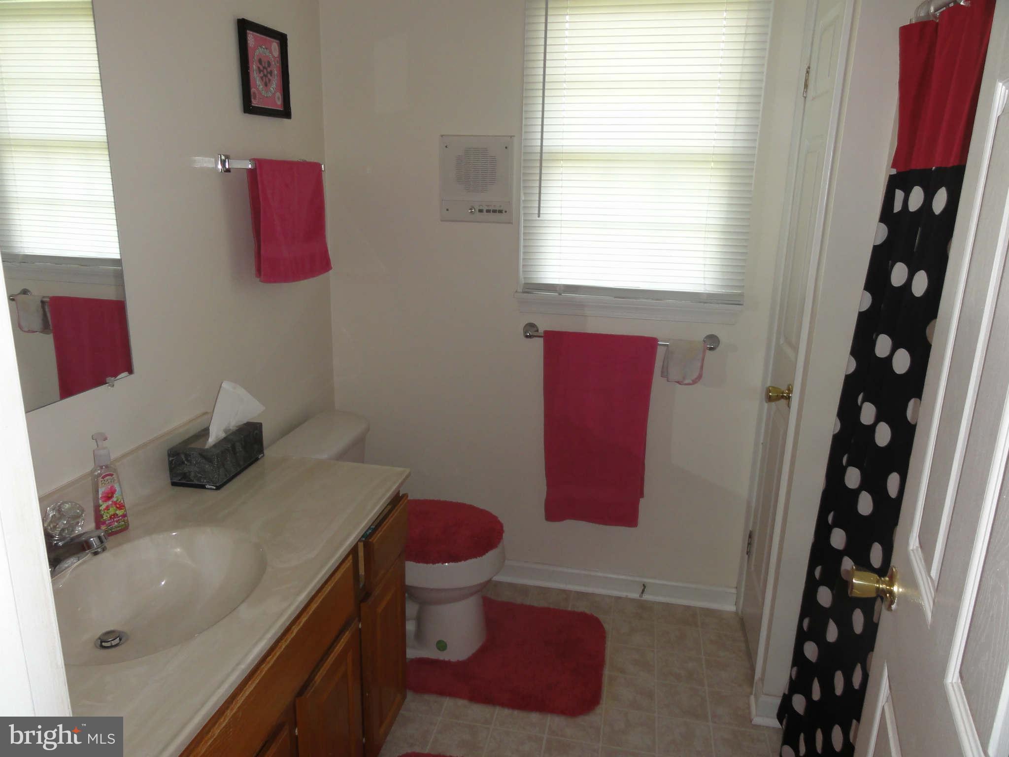 1109 Kesler Road Front Royal, VA 22630 - Photo 13 of 18 Bath