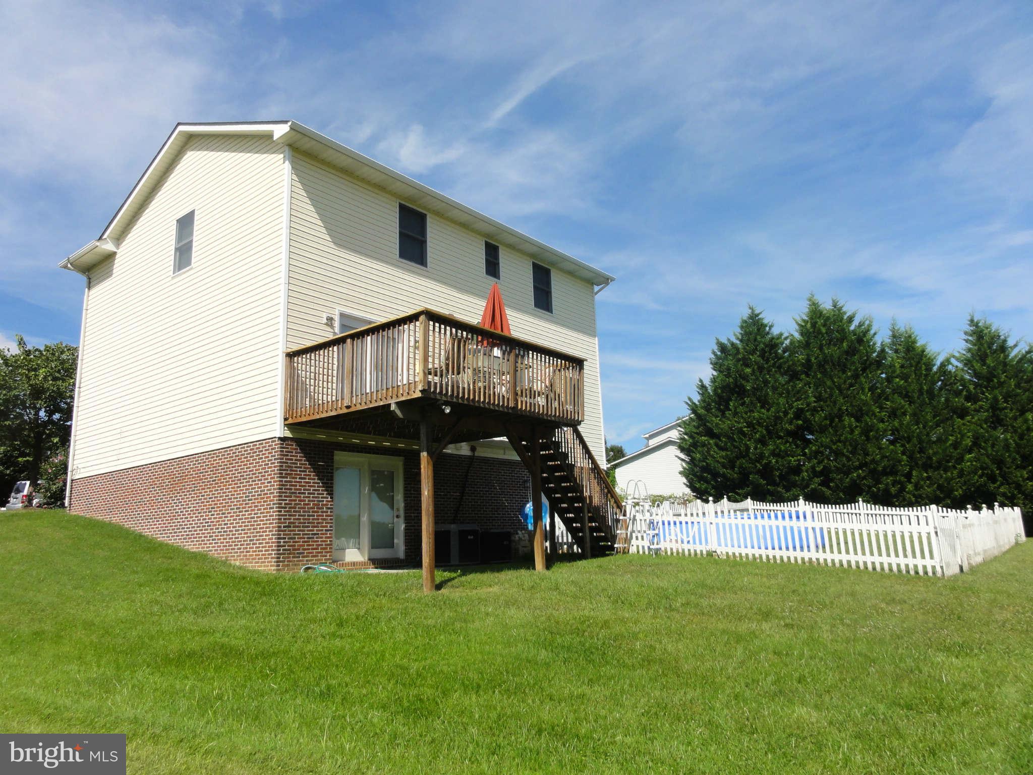 Exterior (Rear)