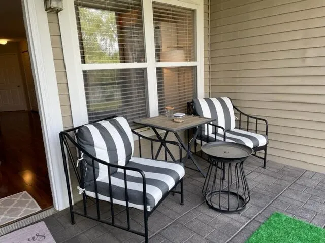 $1,900 | 1522 Oakfield Drive, Ann Arbor, MI 48108