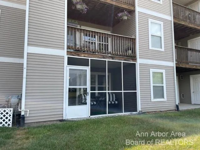 $1,900 | 1522 Oakfield Drive, Ann Arbor, MI 48108