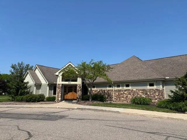 $1,900 | 1522 Oakfield Drive, Ann Arbor, MI 48108