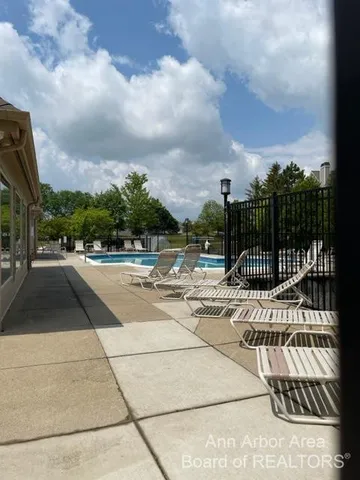 $1,900 | 1522 Oakfield Drive, Ann Arbor, MI 48108