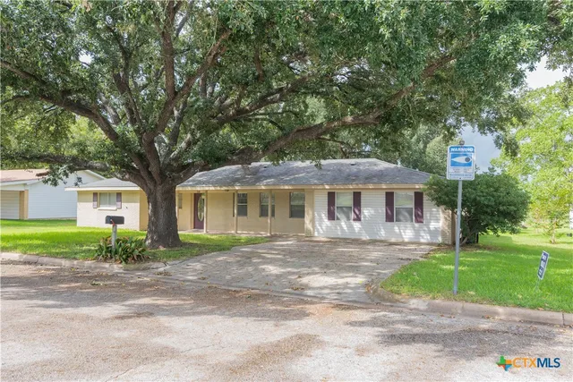 $2,000 | 316 Mulberry Avenue South, Luling, TX 78648