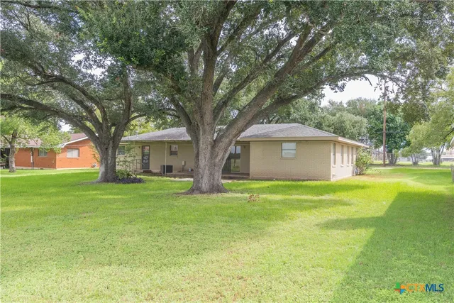 $2,000 | 316 Mulberry Avenue South, Luling, TX 78648