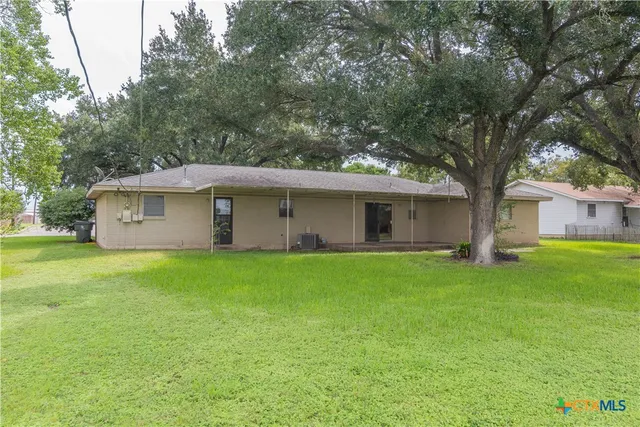 $2,000 | 316 Mulberry Avenue South, Luling, TX 78648