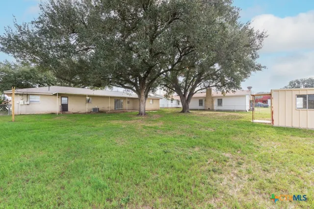 $2,000 | 316 Mulberry Avenue South, Luling, TX 78648