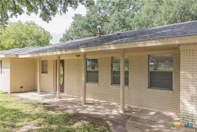 $2,000 | 316 Mulberry Avenue South, Luling, TX 78648