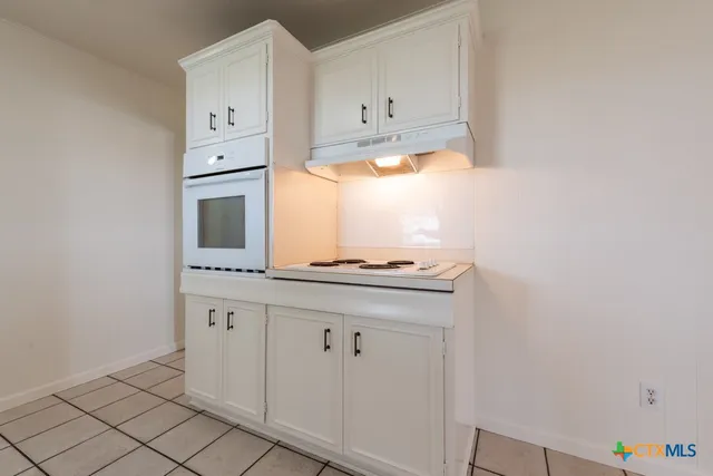 $2,000 | 316 Mulberry Avenue South, Luling, TX 78648