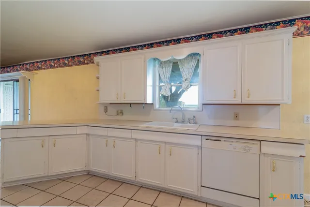 $2,000 | 316 Mulberry Avenue South, Luling, TX 78648