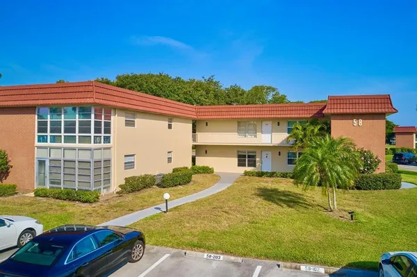 $125,000 | 58 Woodland Drive, Unit 102, Vero Beach, FL 32962