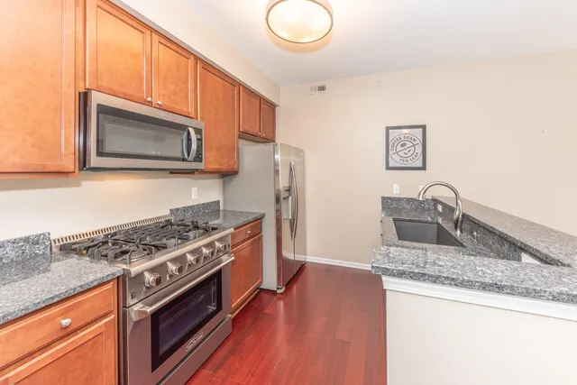 $329,500 | 1008 Summerfield Glen, Ann Arbor, MI 48103