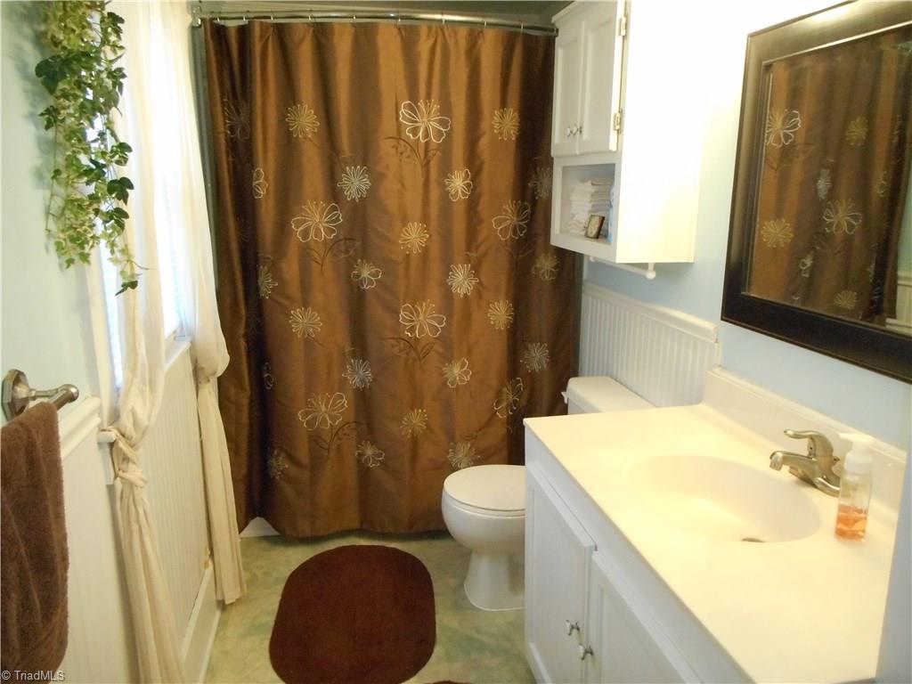 2575 Griffith Road Winston-Salem, NC 27103 - Photo 13 of 30 Gallery Image 13