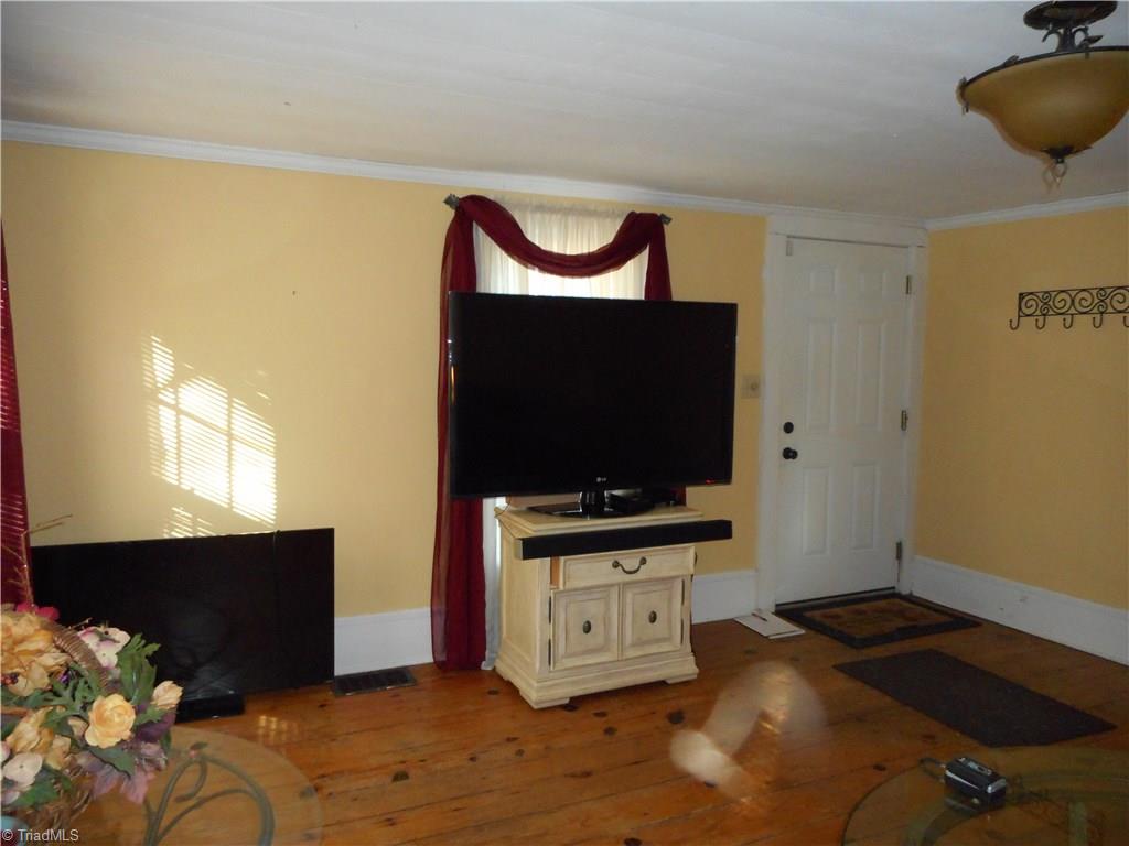 2575 Griffith Road Winston-Salem, NC 27103 - Photo 10 of 30 Gallery Image 10