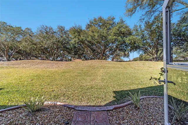 $309,900 | 13146 Southeast 93rd Terrace Road, Summerfield, FL 34491