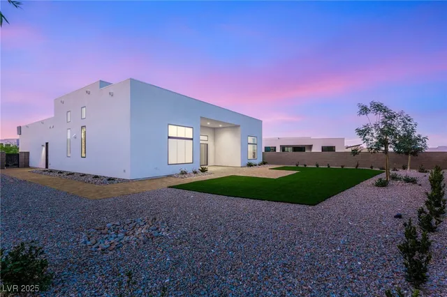 $8,495 | 10793 Vista Altura Avenue, Las Vegas, NV 89135