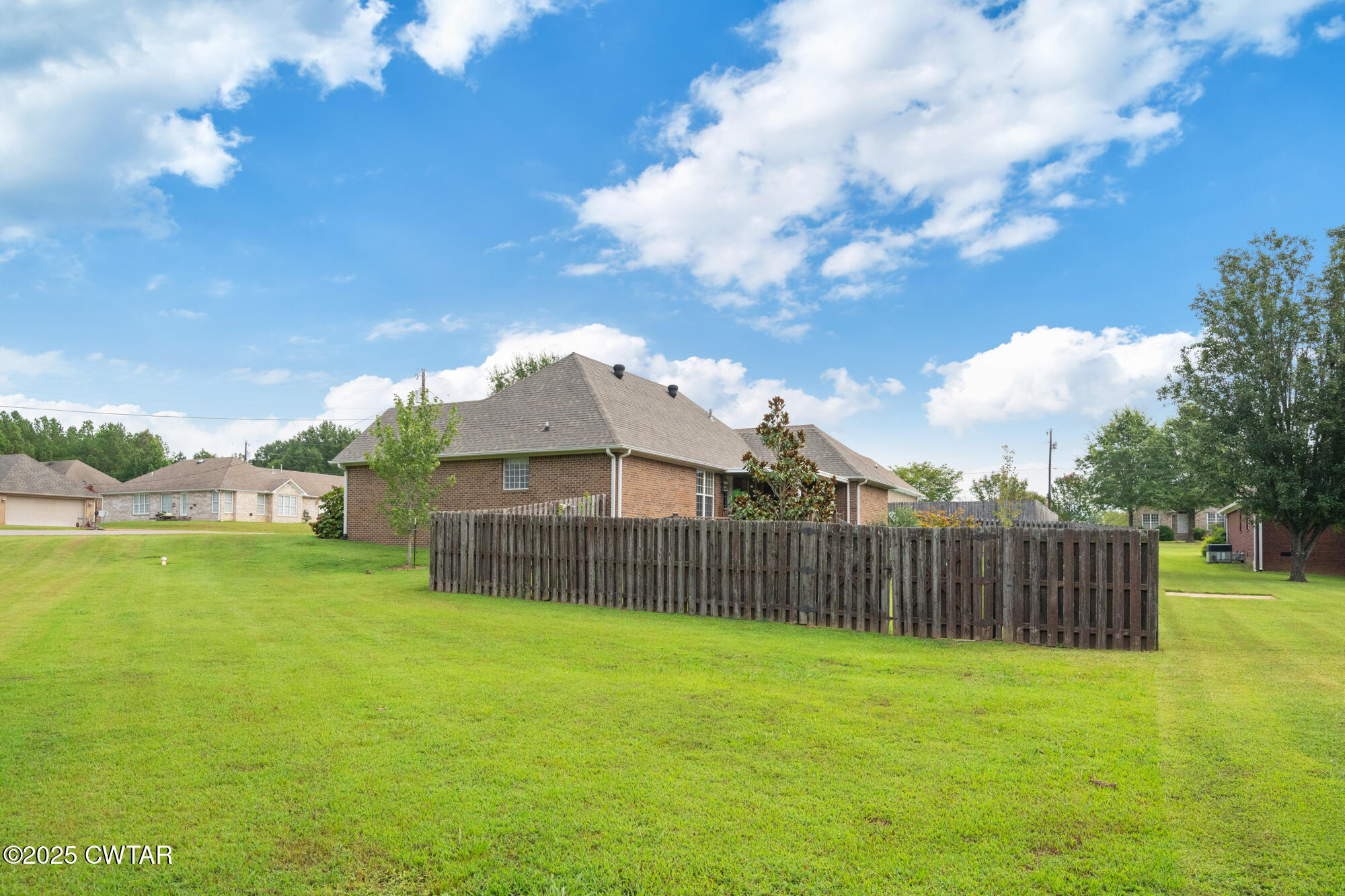 164 Ben Cove Henderson, TN 38340 - Photo 23 of 24 DSC_5225