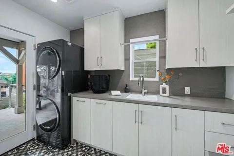 $5,395,000 | 922 Berkeley Street, Santa Monica, CA 90403
