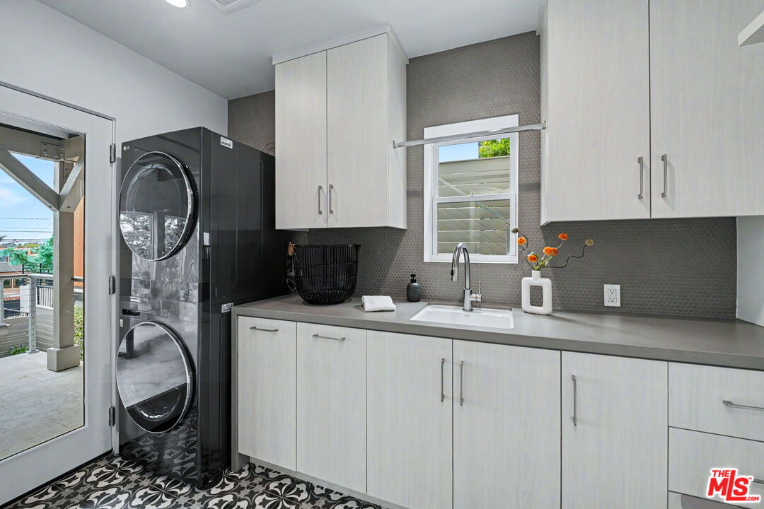 922 Berkeley Street Santa Monica, CA 90403 - Photo 12 of 52