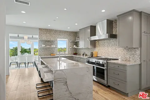 $5,395,000 | 922 Berkeley Street, Santa Monica, CA 90403